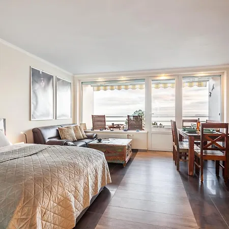 Traumblick, In Strandlage Mit Erstklassigem Meerblick Apartment